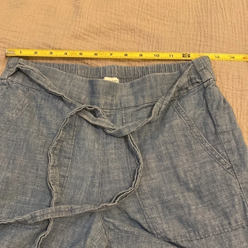 J. Crew blue cotton crop pants in very good condition. Size 2
